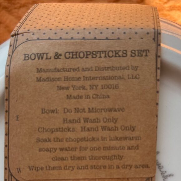 (2) Big Bowls and Chopstick Set with Designs on the Front & Back - Picture 4 of 6